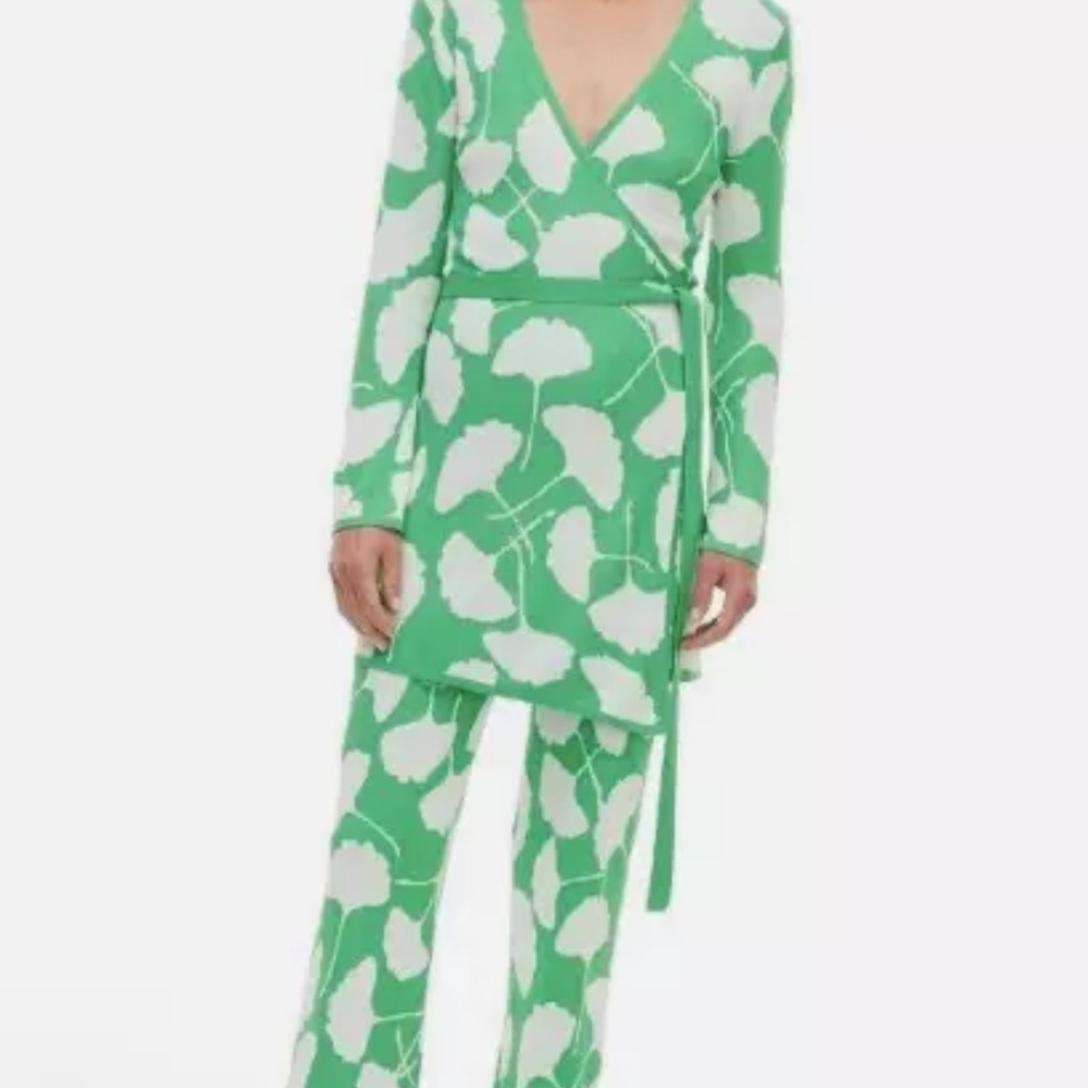 Diane Von Furstenberg for Target tunic and matching pants, NWT tags. Size medium - Picture 2 of 6